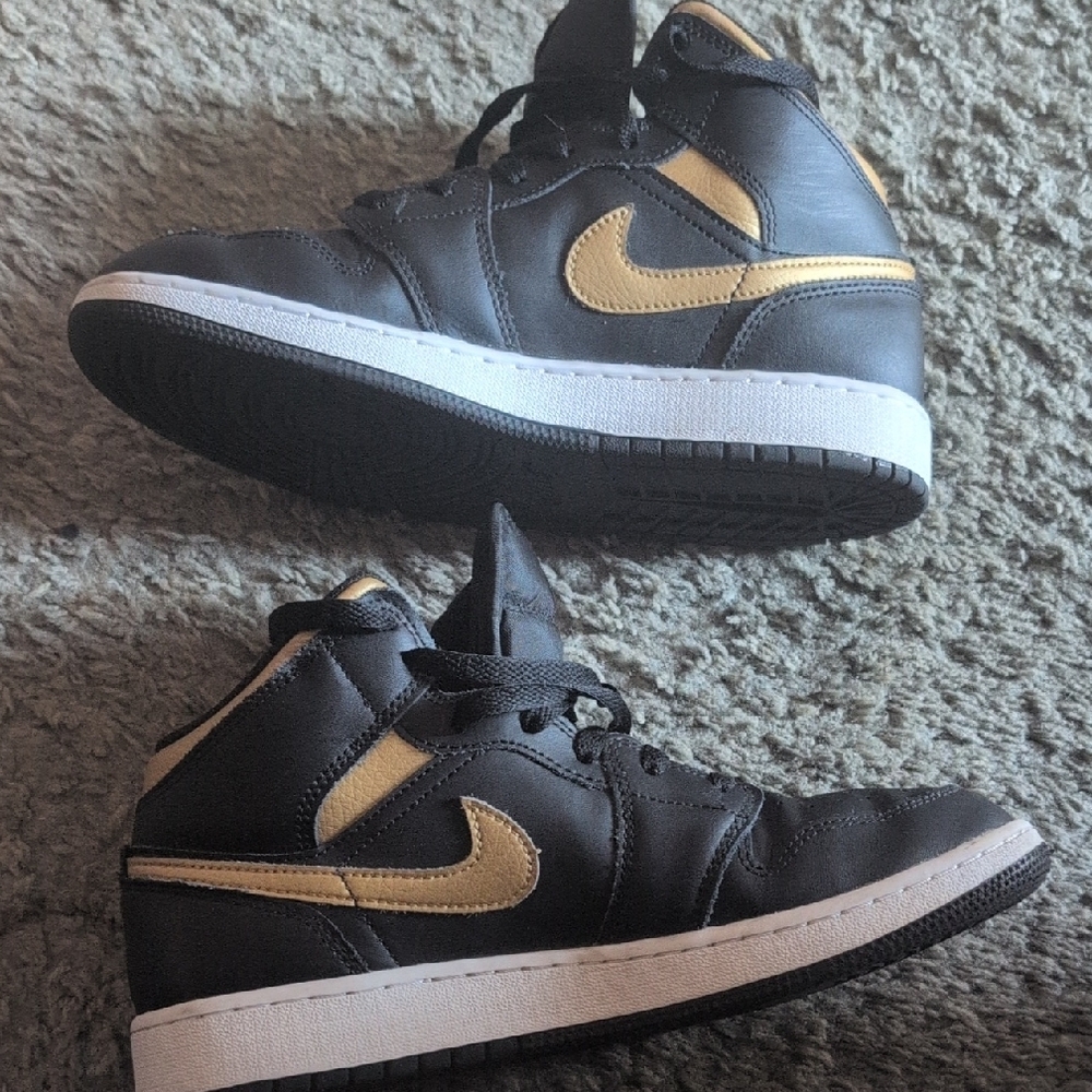 Jordan Kids Sneakers Black and White